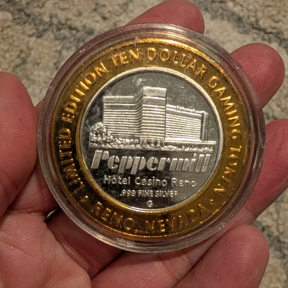Limited Edition Ten Dollar Gaming Token - Picture 2 of 2